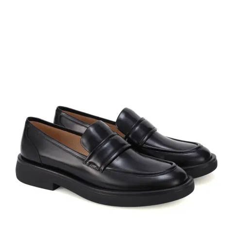 Лоферы женские