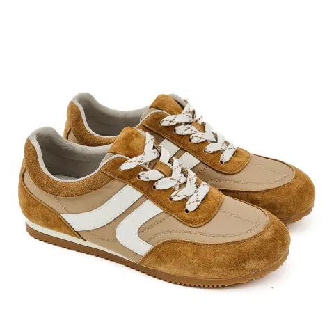 Кроссовки женские