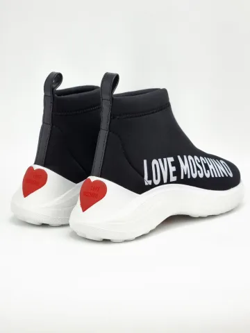 Кроссовки женские