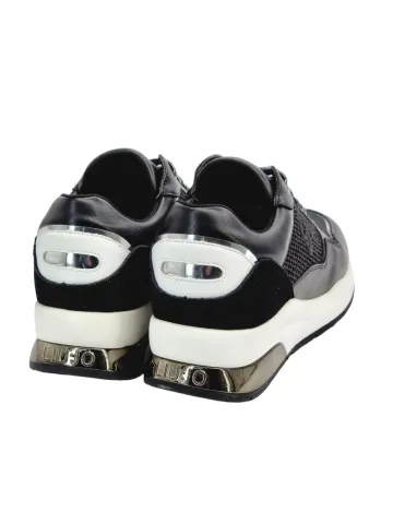 Кроссовки женские