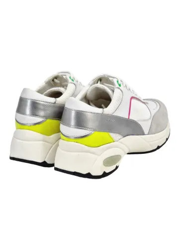 Кроссовки женские