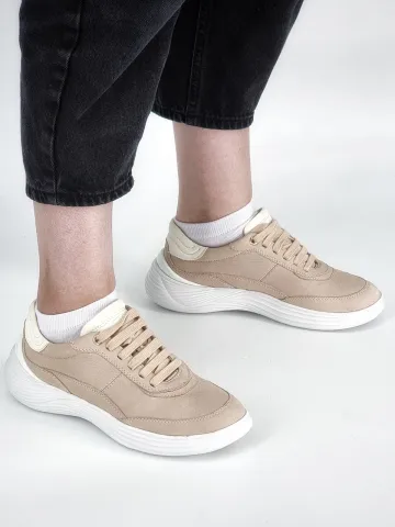 Кроссовки женские