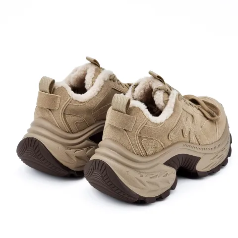 Кроссовки женские