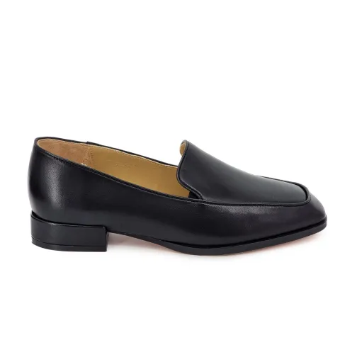 Лоферы женские