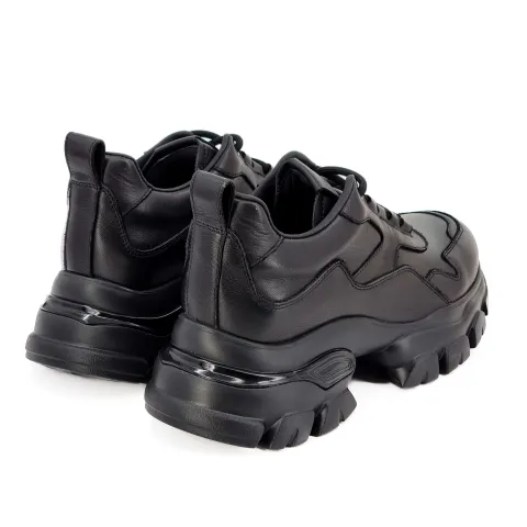 Кроссовки женские