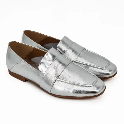 Лоферы женские