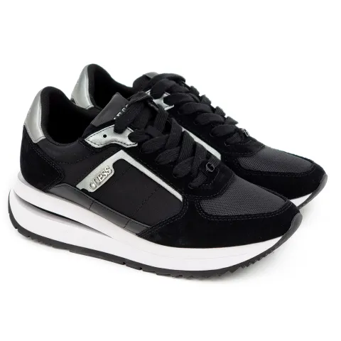 Кроссовки женские