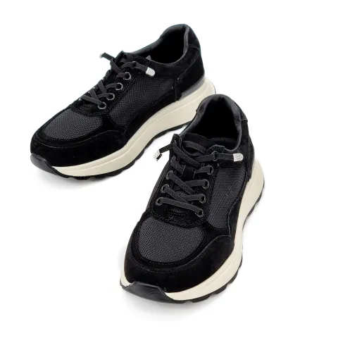 Кроссовки женские