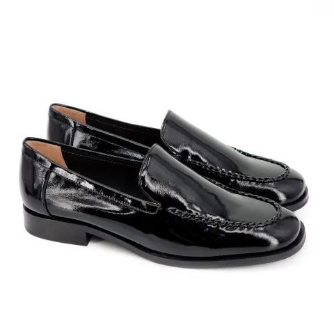 Лоферы женские