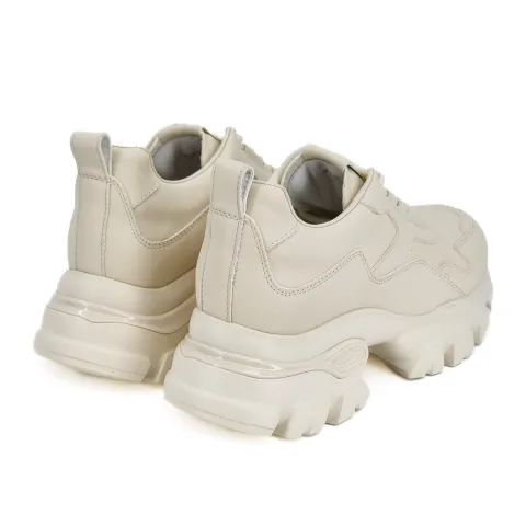 Кроссовки женские