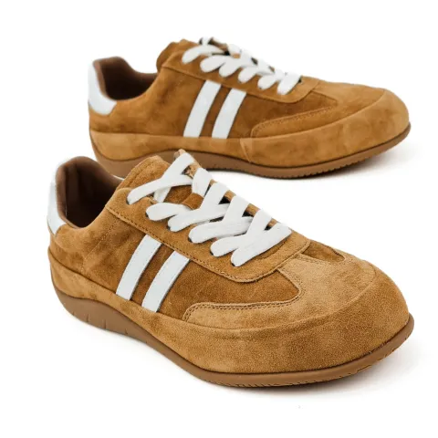 Кроссовки женские