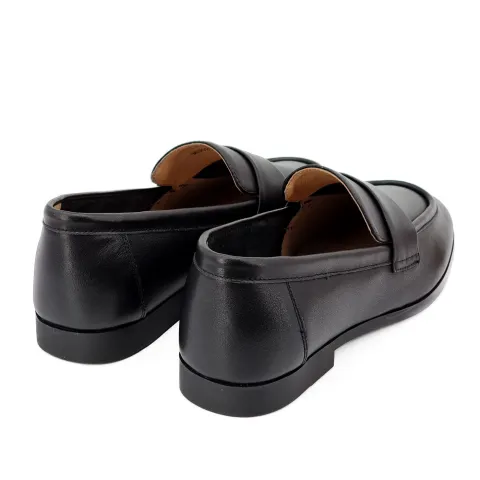 Лоферы женские