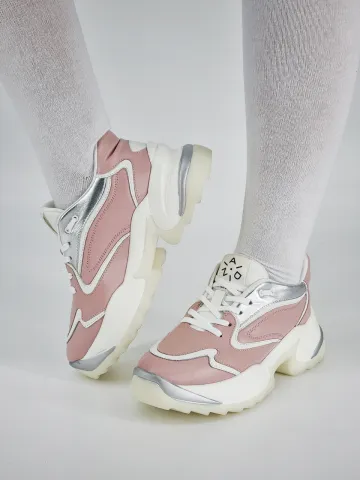 Кроссовки женские