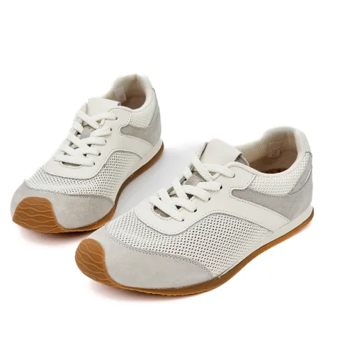 Кроссовки женские