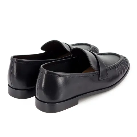 Лоферы женские