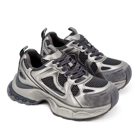 Кроссовки женские