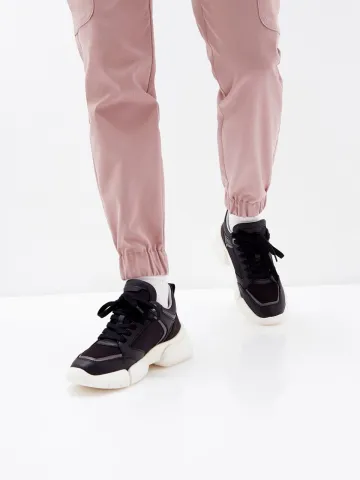 Кроссовки женские