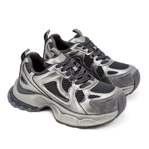 Кроссовки женские