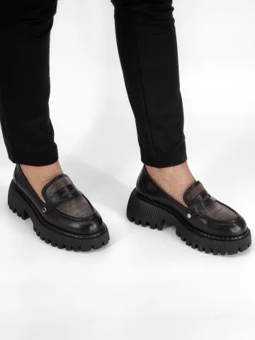 Лоферы женские