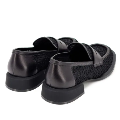 Лоферы женские