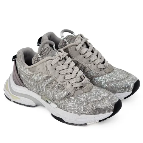 Кроссовки женские