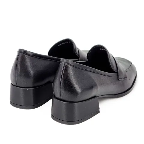 Лоферы женские