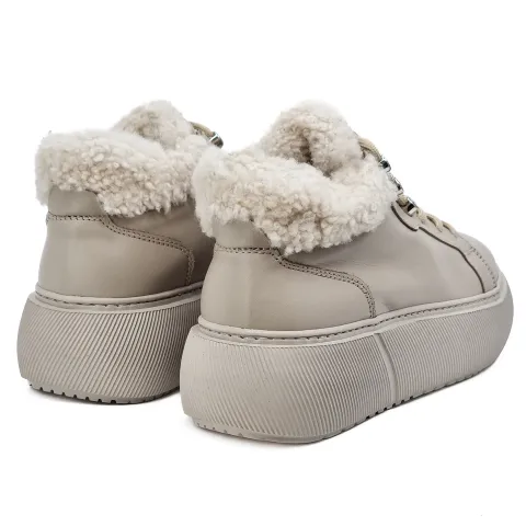 Кроссовки женские