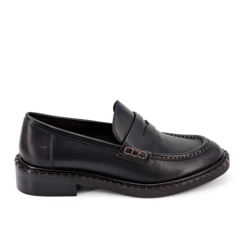 Лоферы женские