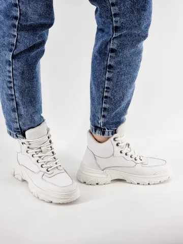 Кроссовки женские