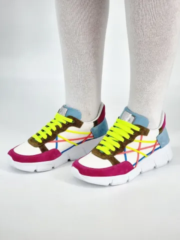 Кроссовки женские