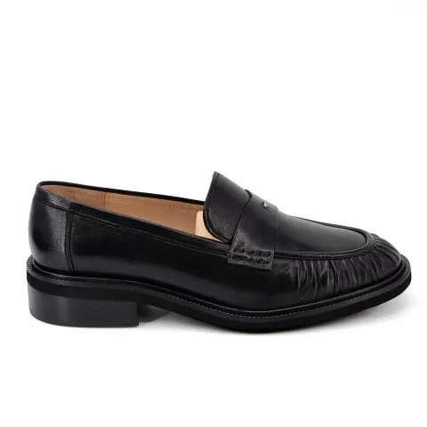 Лоферы женские