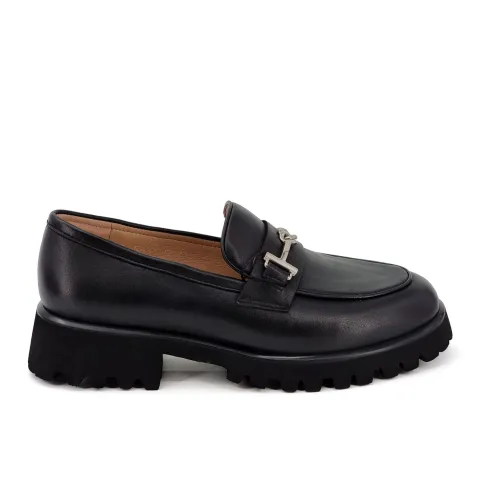 Лоферы женские