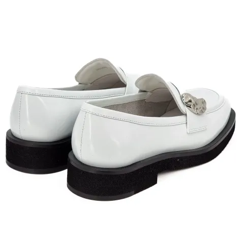 Лоферы женские