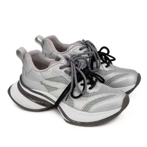 Кроссовки женские