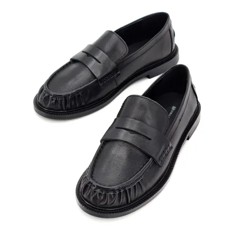 Лоферы женские