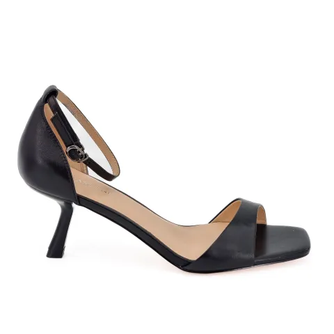 Босоножки женские