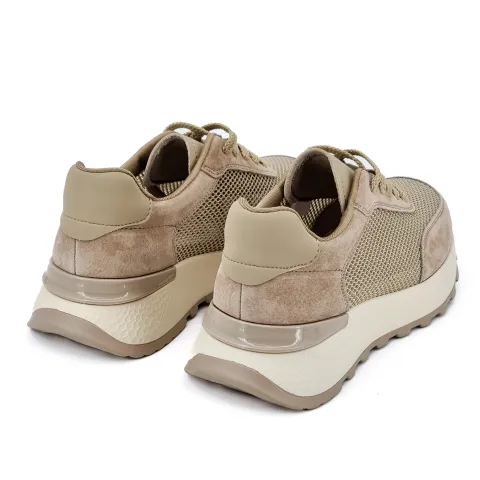 Кроссовки женские