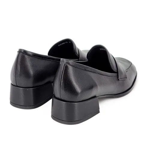 Лоферы женские