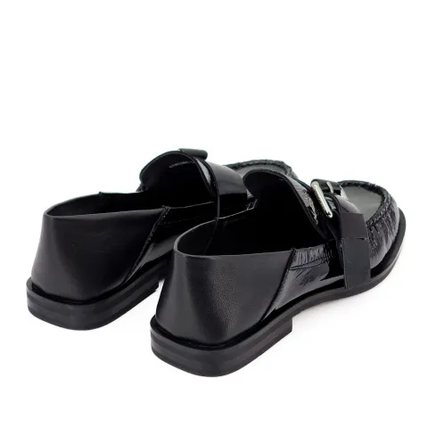 Лоферы женские