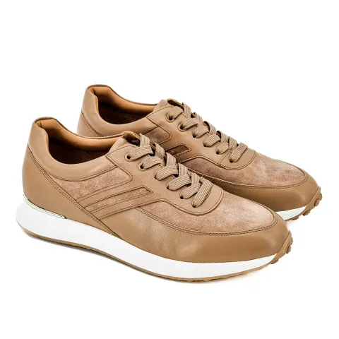 Кроссовки женские