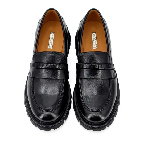 Лоферы женские