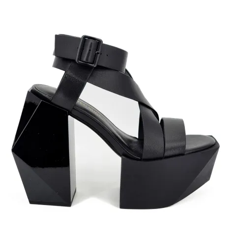 Босоножки женские