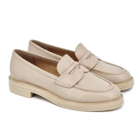 Лоферы женские