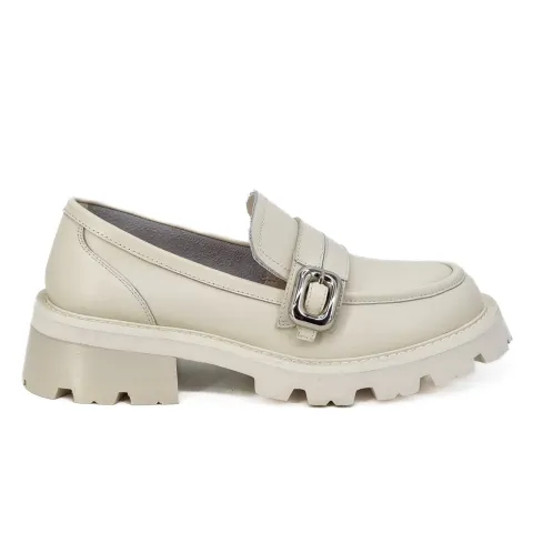 Лоферы женские