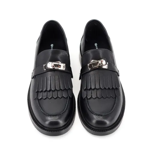 Лоферы женские