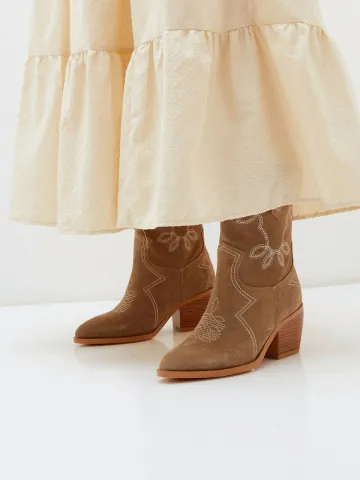 Казаки женские