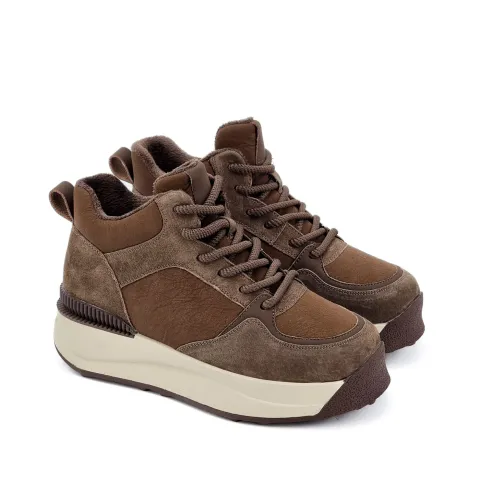 Кроссовки женские