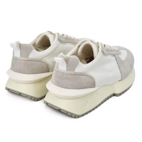 Кроссовки женские