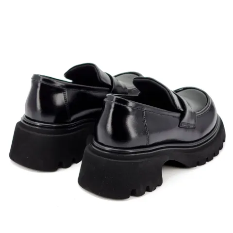 Лоферы женские