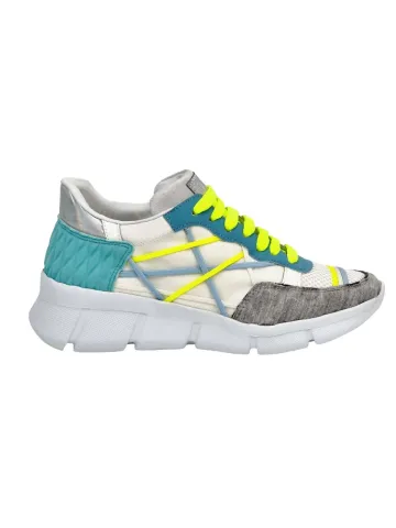 Кроссовки женские